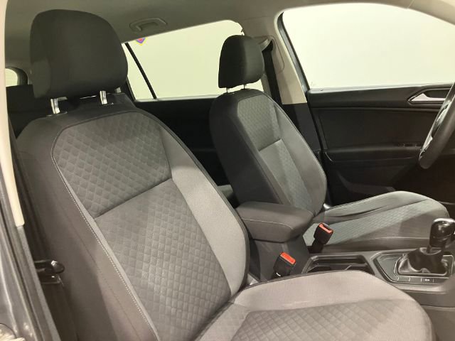 Used 2018 Volkswagen Tiguan S FWD image 42