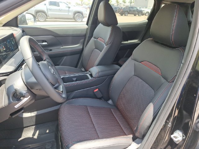 New 2026 Nissan Kicks SR w/ Cold Weather Package FWD image 9