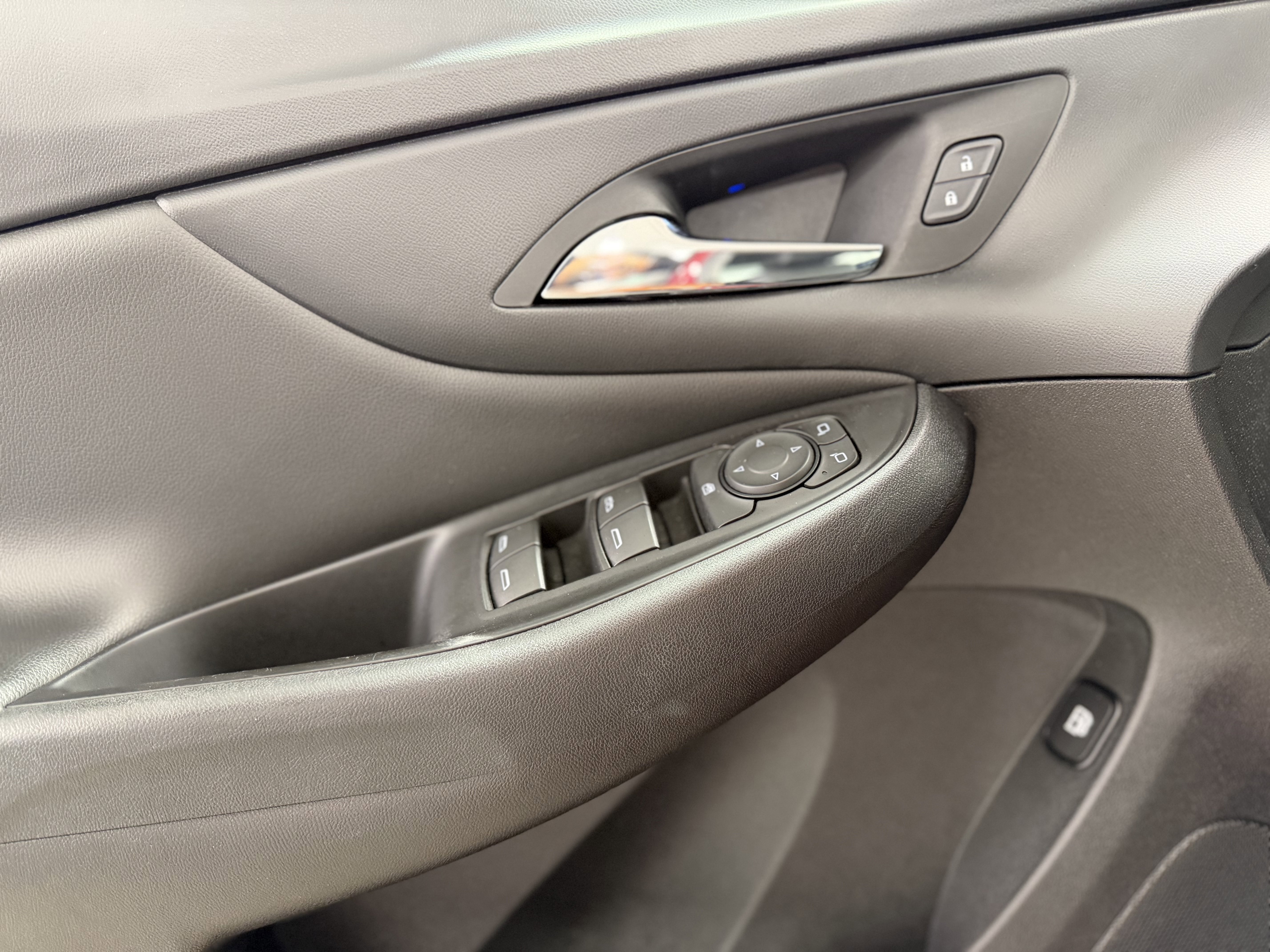 Used 2018 Chevrolet Volt LT w/ LT Driver Confidence Package FWD image 13