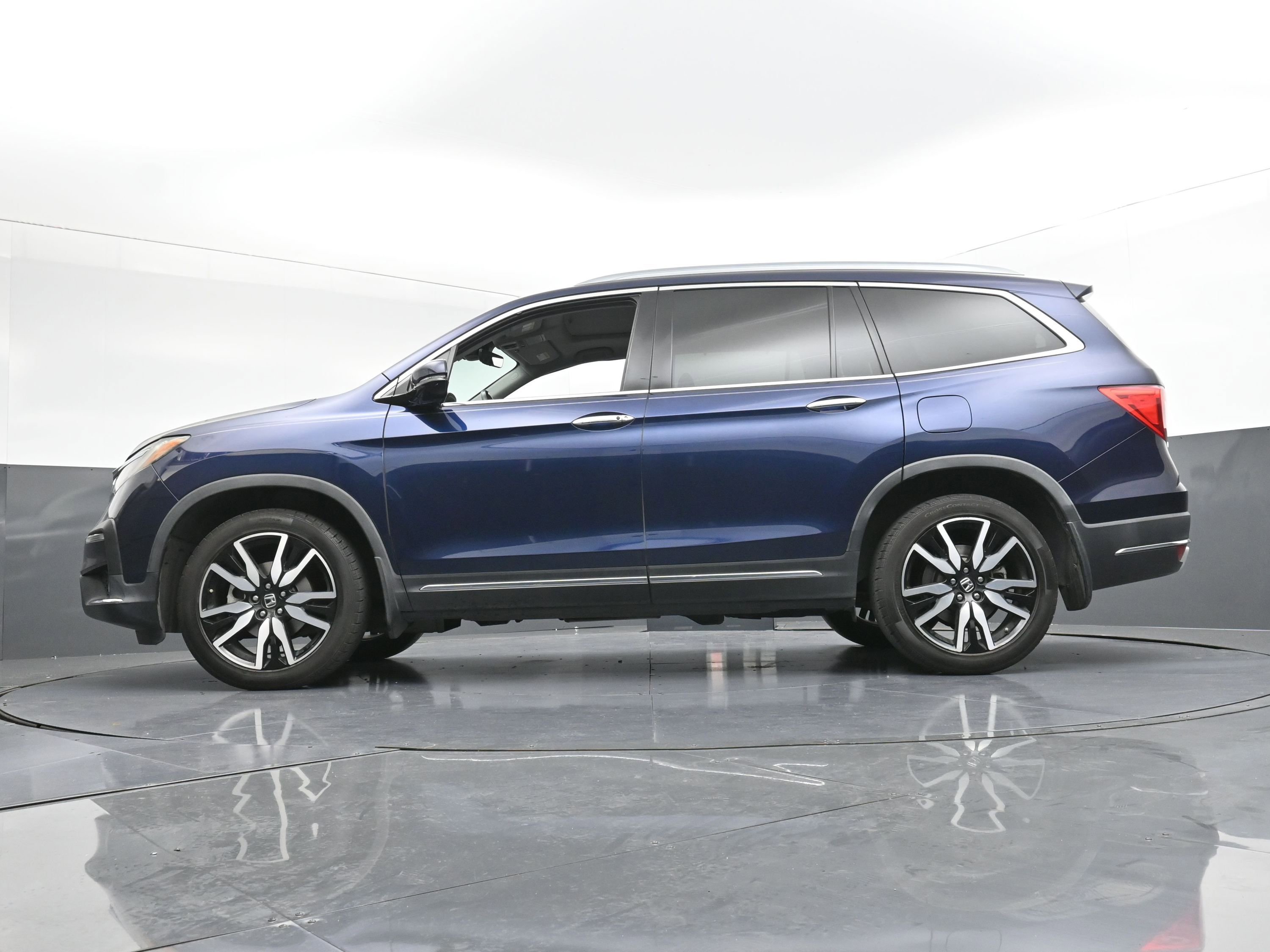 Used 2019 Honda Pilot Touring image 25