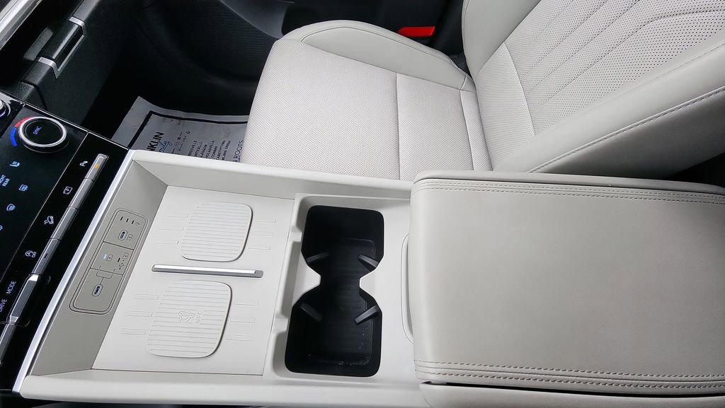 Used 2025 Hyundai Santa Fe SEL image 24
