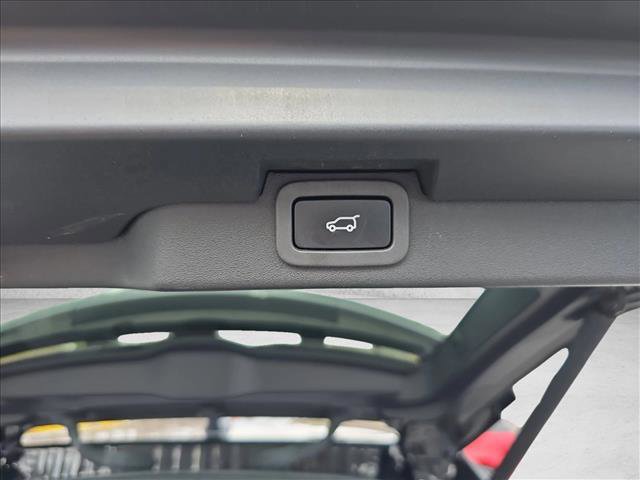 Used 2019 Land Rover Discovery HSE image 13