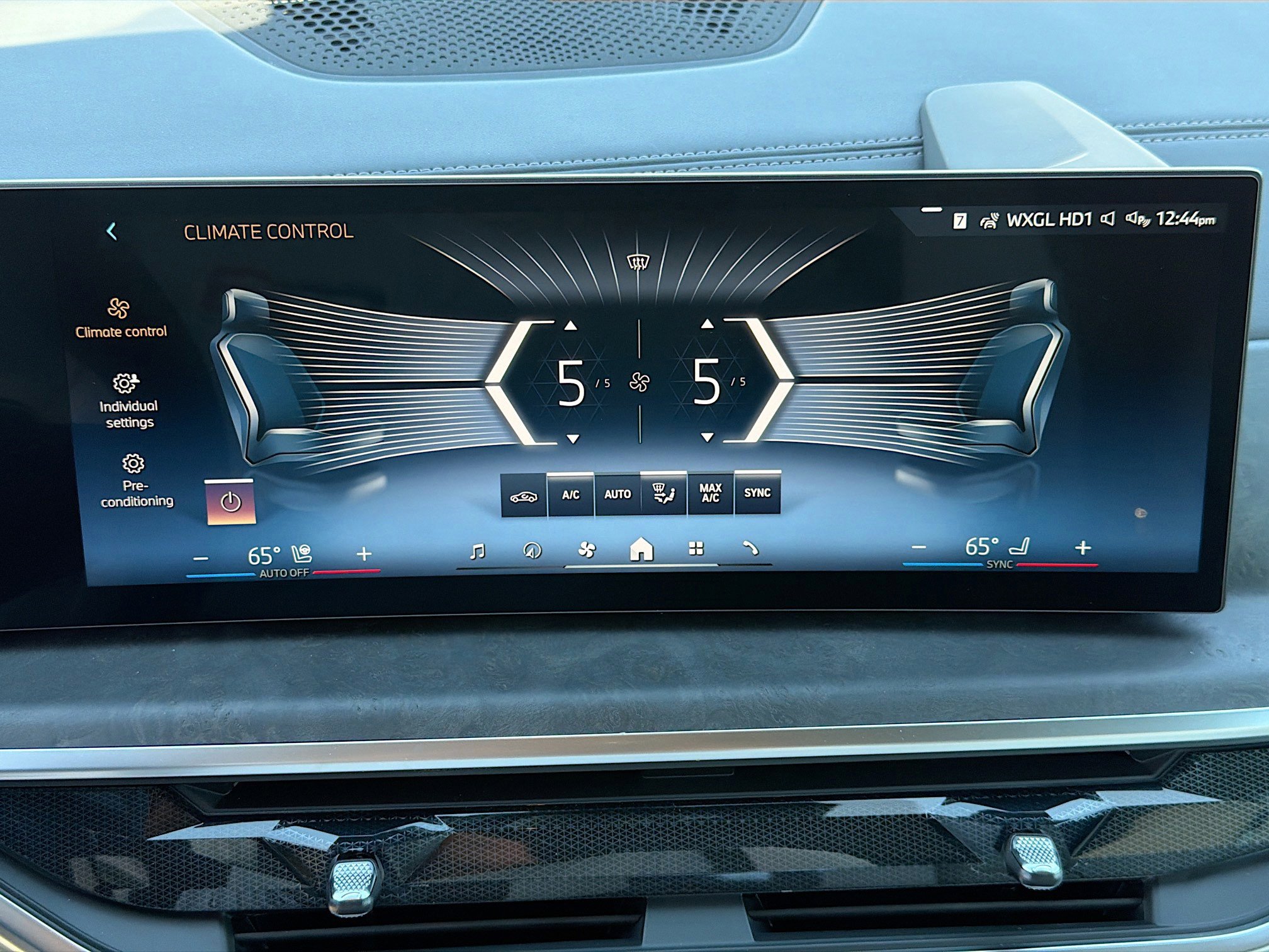 New 2026 BMW X5 xDrive50e w/ Executive Package image 35