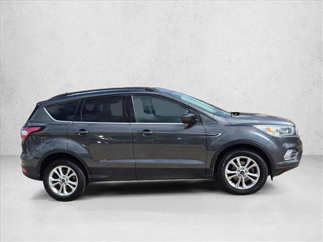 Used 2017 Ford Escape SE w/ SE Leather Comfort Package FWD image 4
