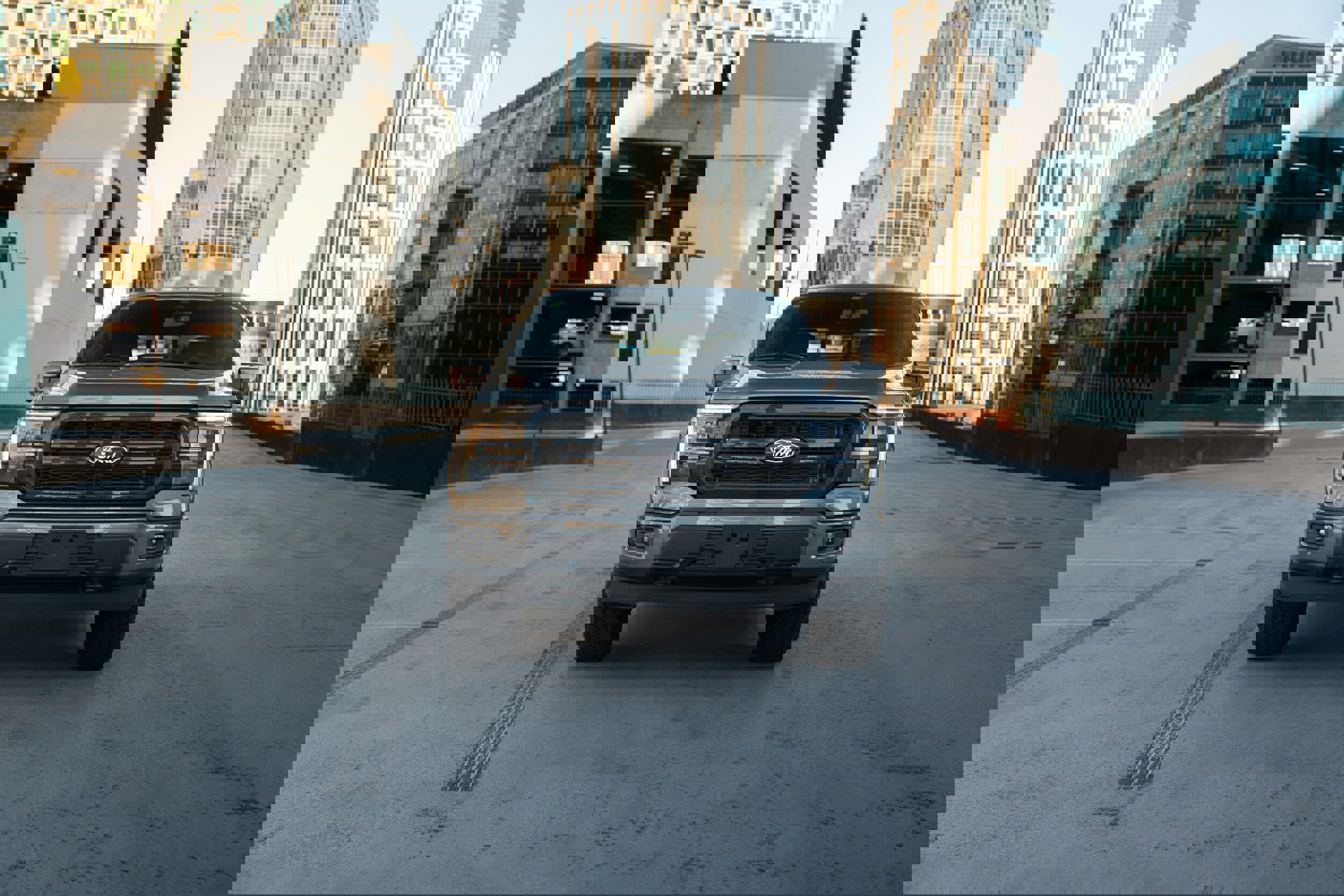 Used 2025 Ford F150 Lariat w/ Equipment Group 502A High image 3