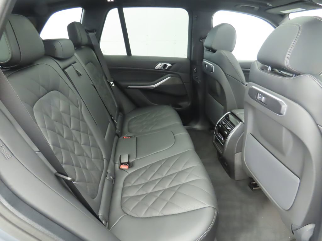 Certified 2026 BMW X5 sDrive40i w/ Parking Assistance Package RWD image 24