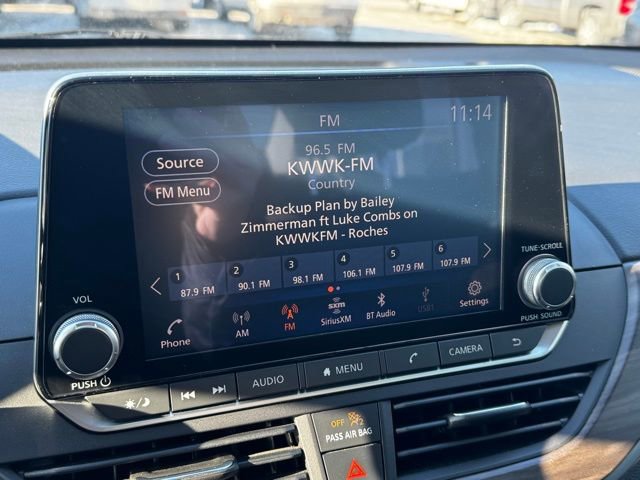 Used 2023 Nissan Altima 2.5 SV image 3