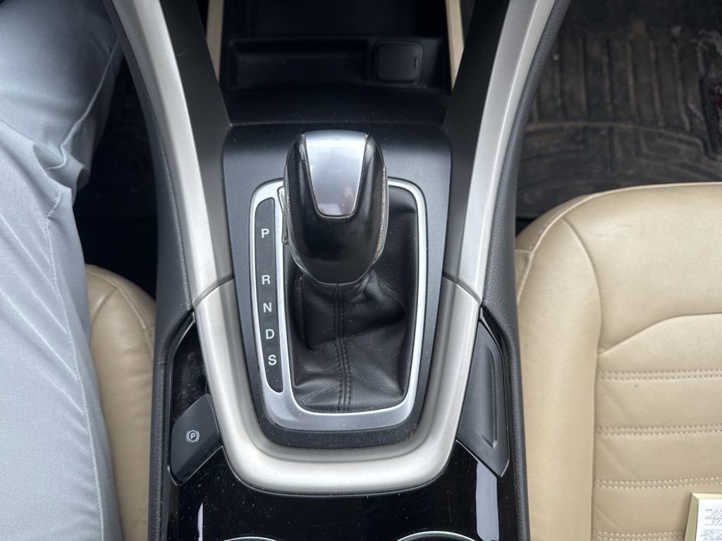 Used 2015 Ford Fusion SE w/ Equipment Group 202A FWD image 25