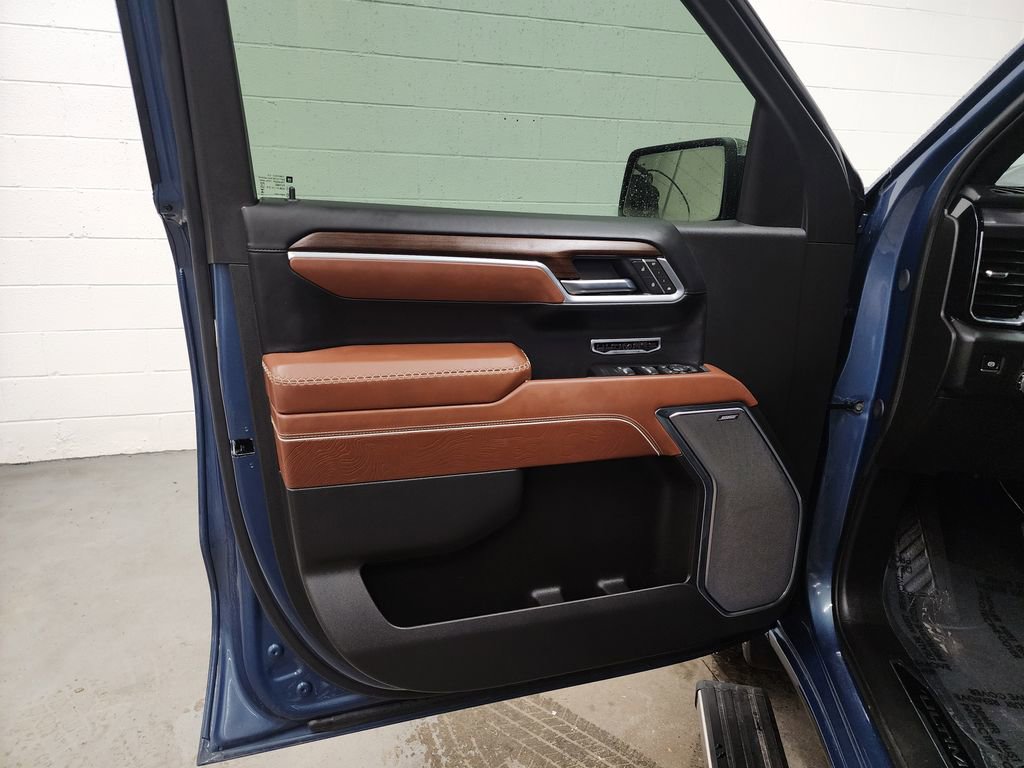 Used 2025 GMC Sierra 1500 Denali Ultimate image 9