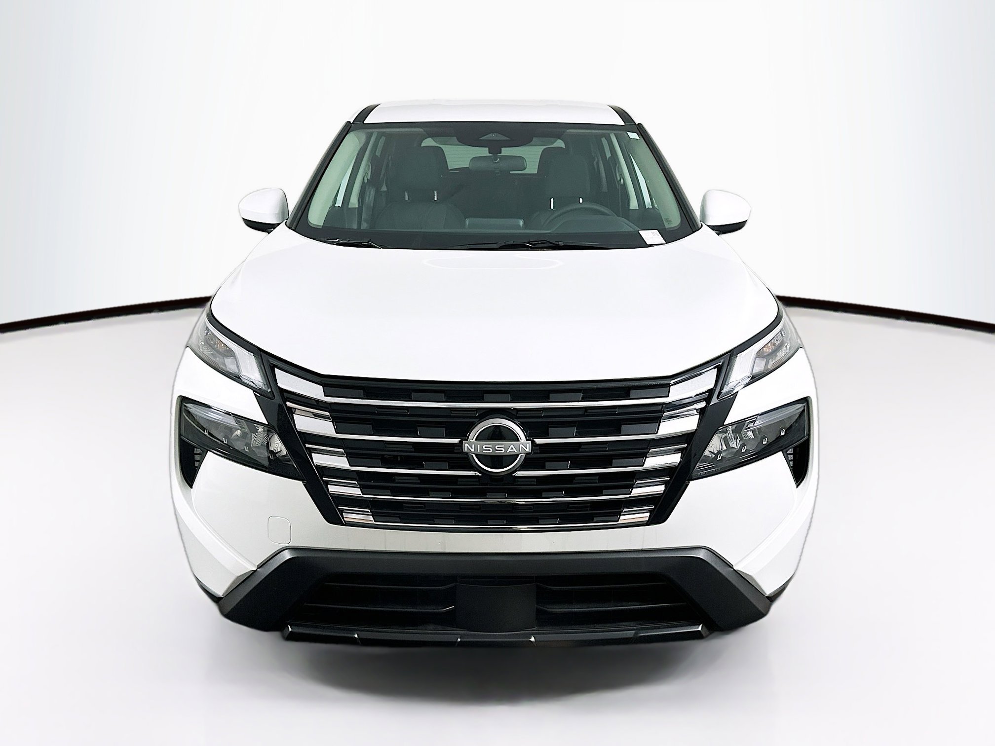 Used 2026 Nissan Rogue SV FWD image 2
