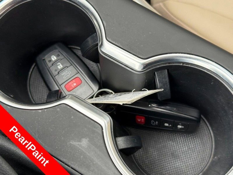 Used 2023 Toyota Highlander XLE AWD/4WD image 31