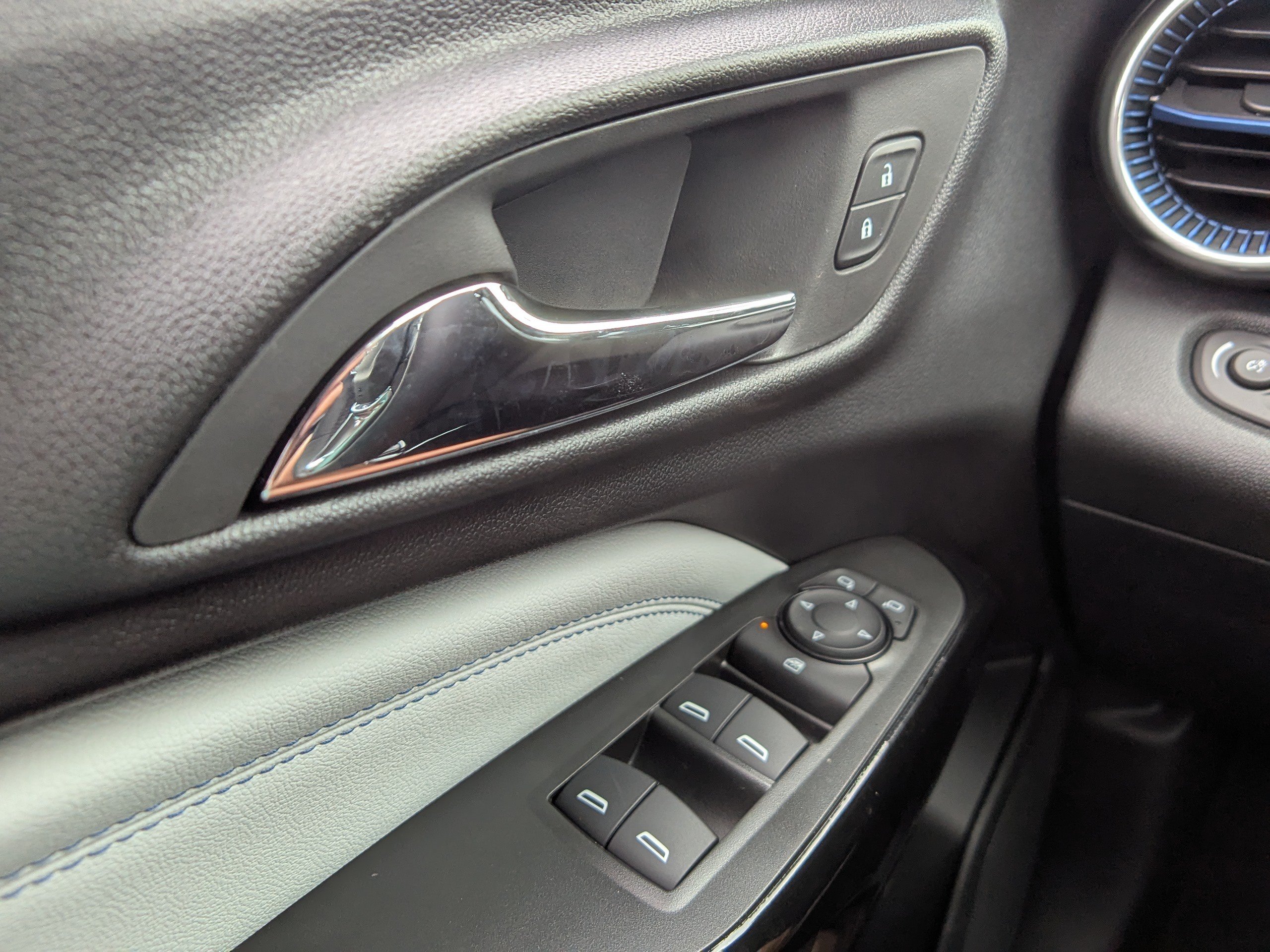 New 2026 Chevrolet Trax LT w/ Driver Confidence Package FWD image 23