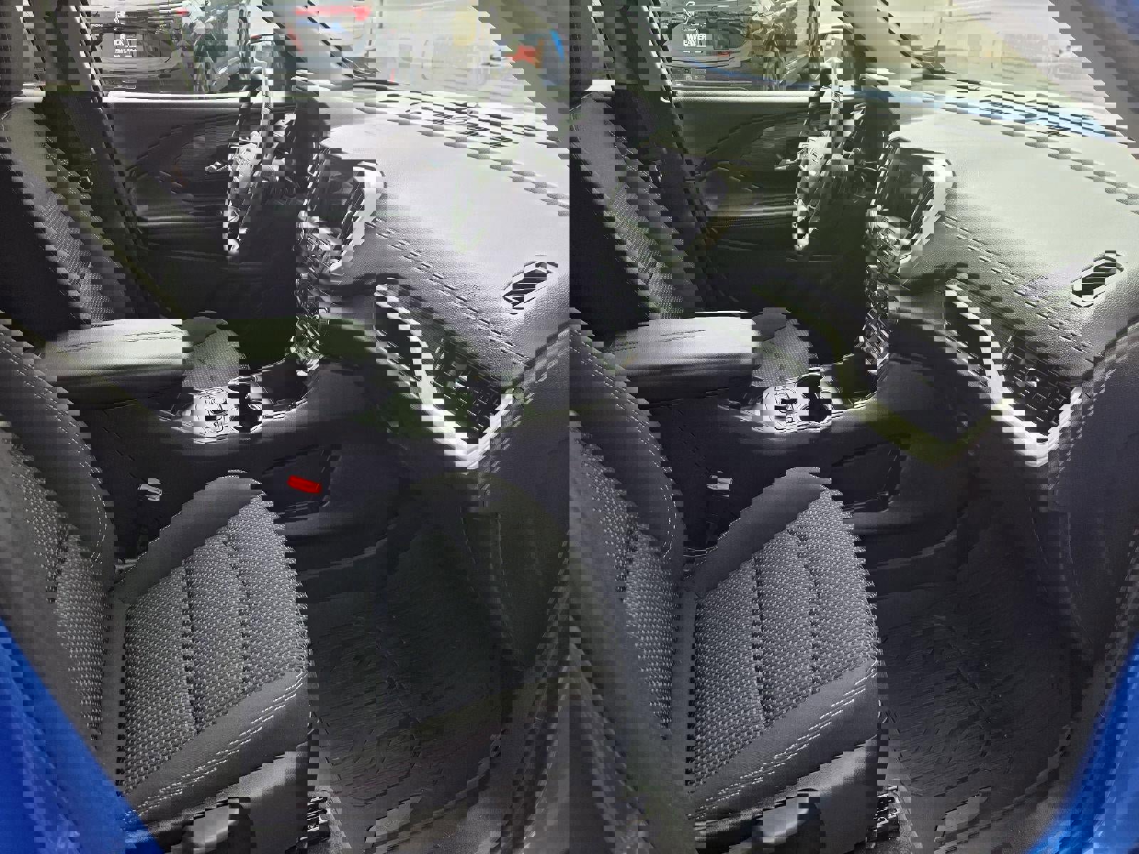 Used 2024 GMC Terrain SLE w/ Driver Convenience Package image 29