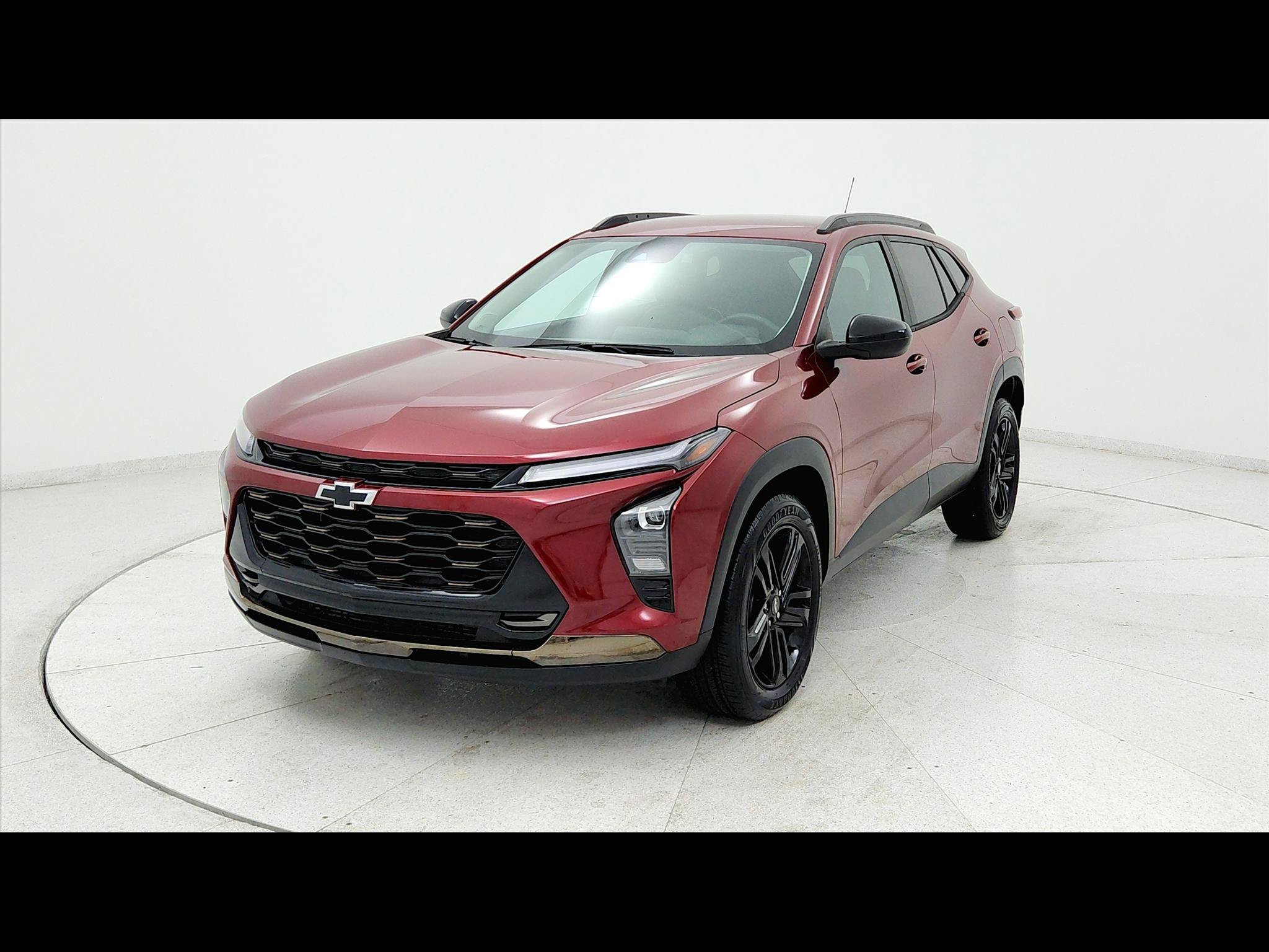 Used 2024 Chevrolet Trax ACTIV w/ Driver Confidence Package FWD image 1