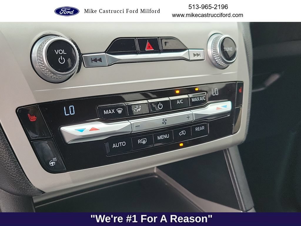Used 2020 Ford Explorer XLT AWD/4WD image 16