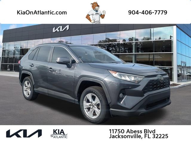Used 2019 Toyota RAV4 XLE w/ Convenience Package FWD image 1