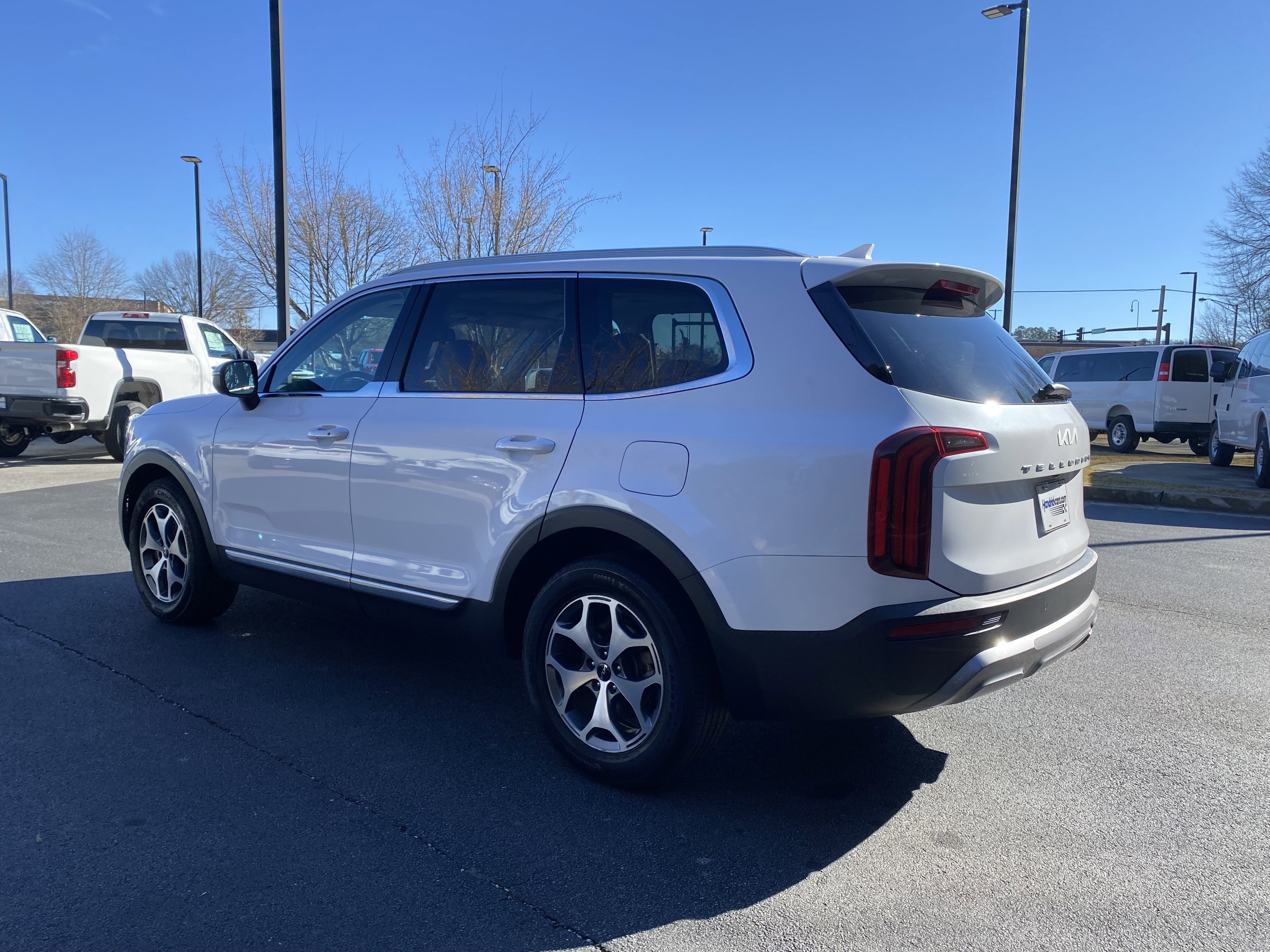 Used 2022 Kia Telluride EX image 7