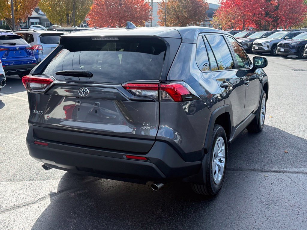 Used 2022 Toyota RAV4 LE AWD/4WD image 5