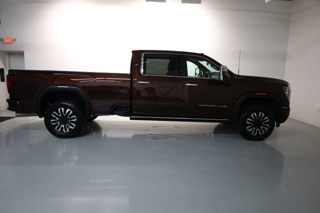 Used 2024 GMC Sierra 3500 Denali Ultimate AWD/4WD image 59