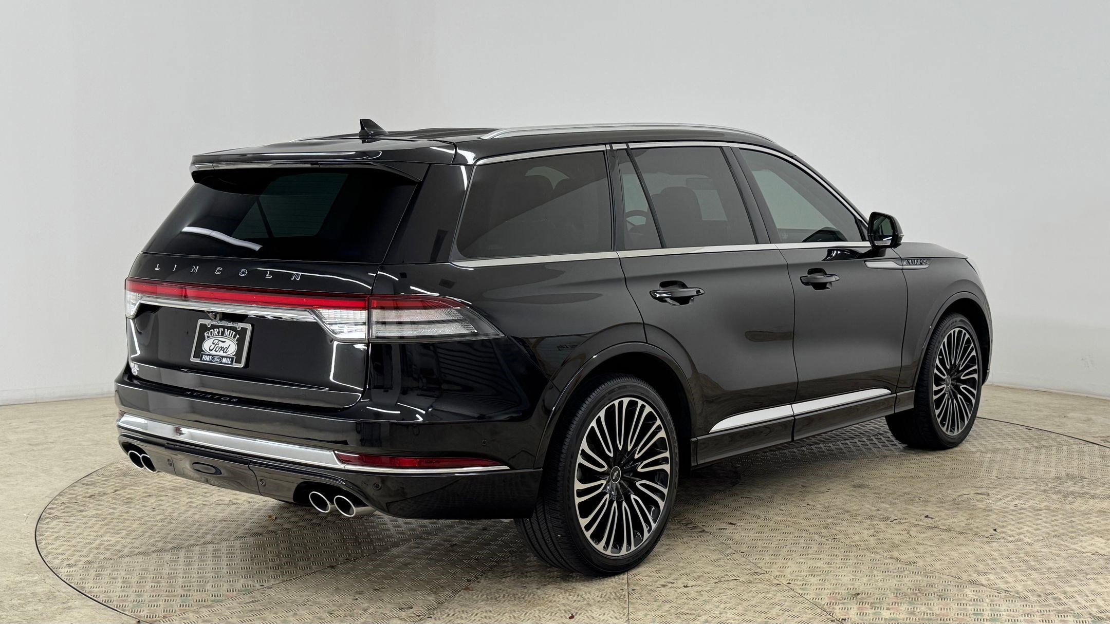 Used 2023 Lincoln Aviator Black Label w/ Dynamic Handling Package image 9