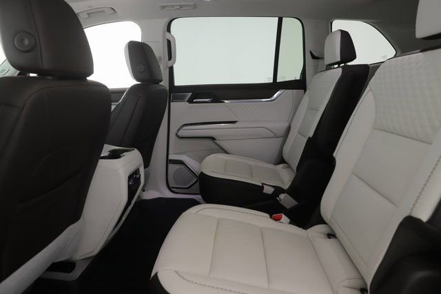 Used 2025 GMC Acadia Denali w/ Super Cruise Package image 28