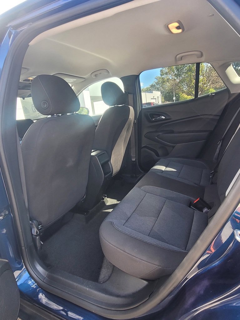 Used 2024 Chevrolet Trax LS w/ LS Convenience Package FWD image 20