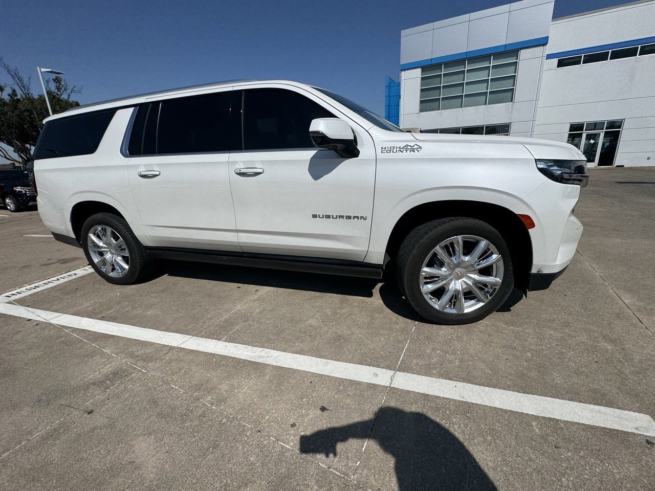 Used 2021 Chevrolet Suburban High Country image 5