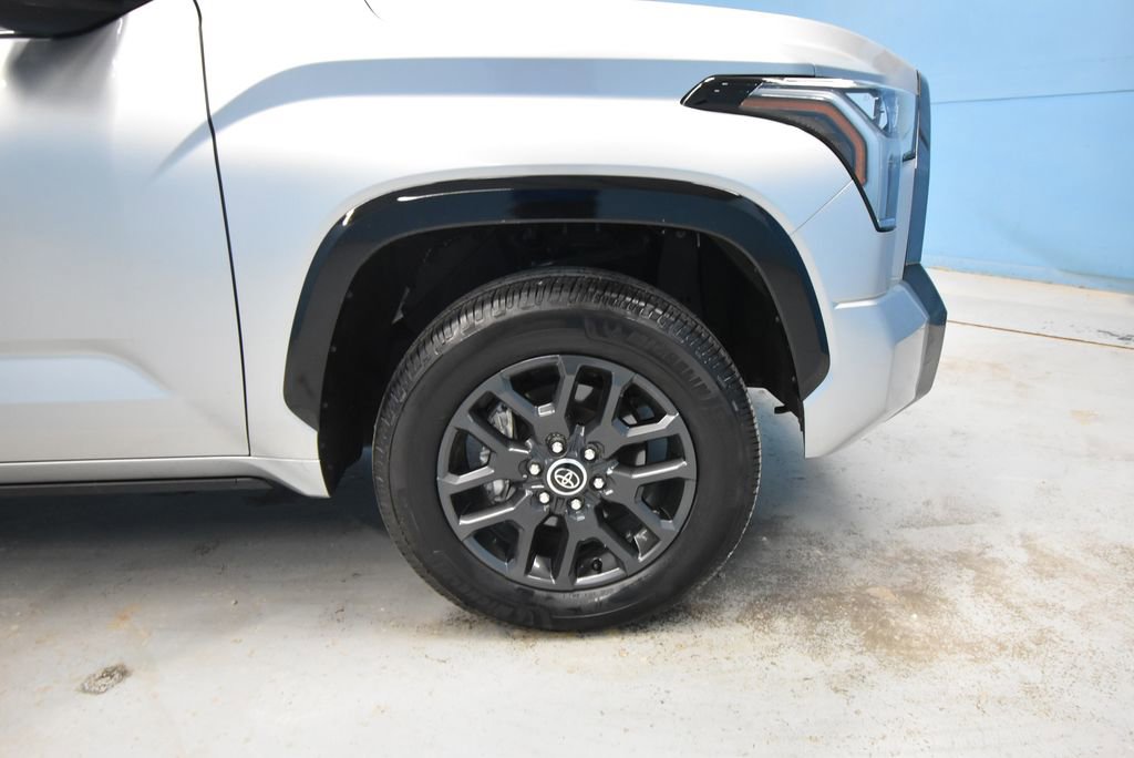 Used 2022 Toyota Tundra Platinum w/ Advanced Package AWD/4WD image 40