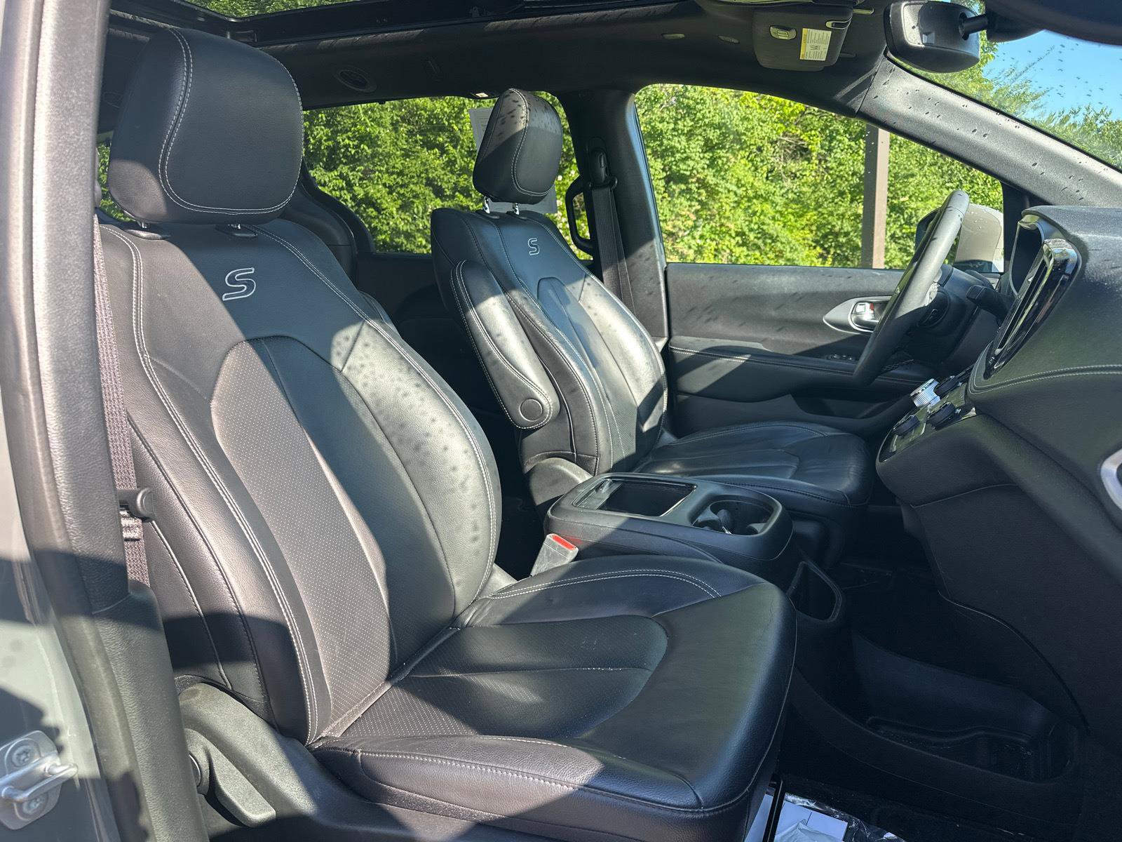 Used 2022 Chrysler Pacifica Touring-L w/ S Appearance Package FWD image 21