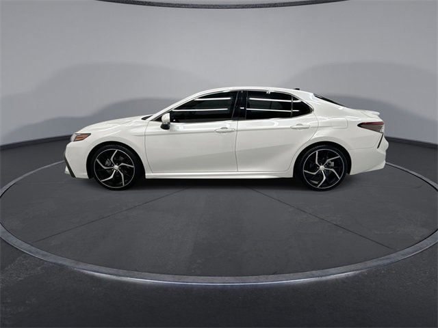 Used 2022 Toyota Camry XSE image 5