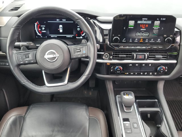 Used 2024 Nissan Pathfinder Platinum AWD/4WD image 12