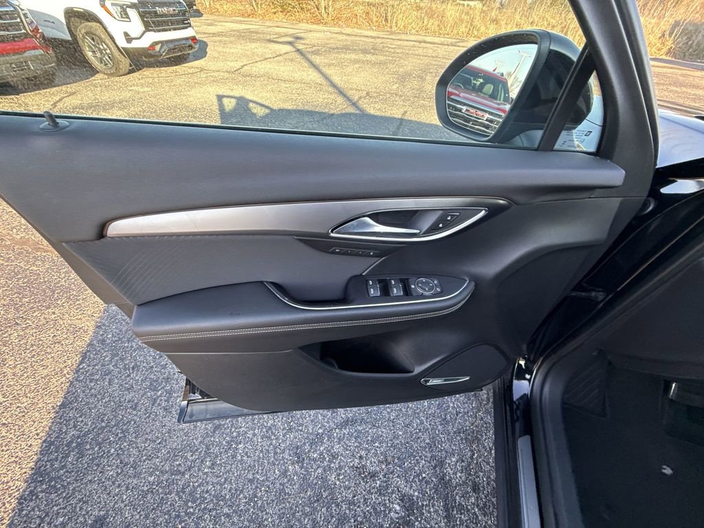Certified 2025 Buick Envision Sport Touring image 29