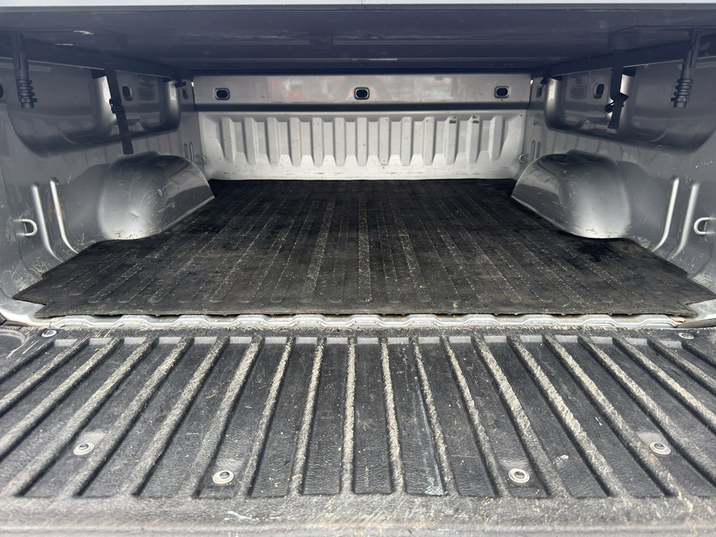 Used 2018 Chevrolet Silverado 1500 LT w/ All Star Edition image 9