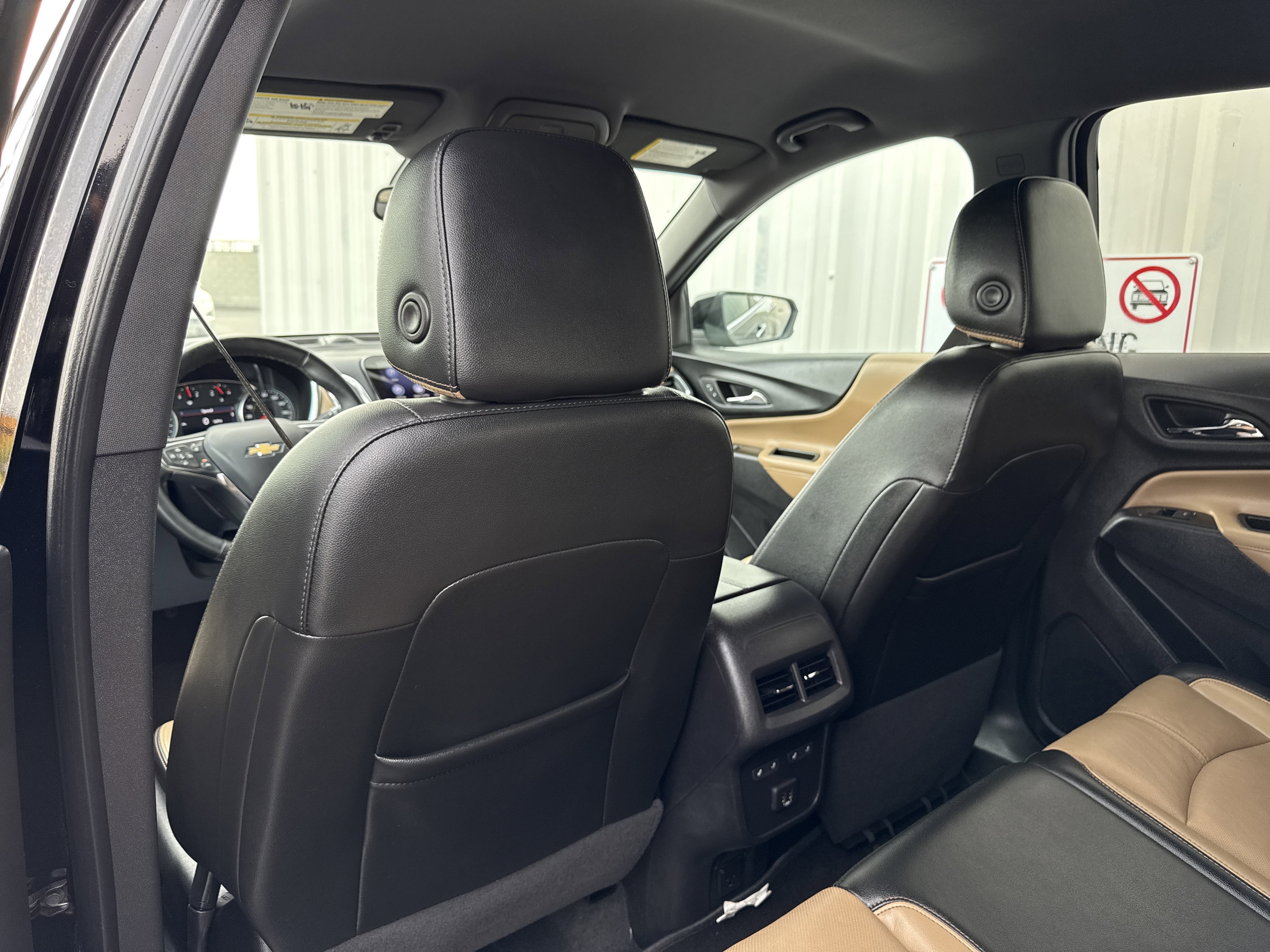 Used 2023 Chevrolet Equinox Premier image 30