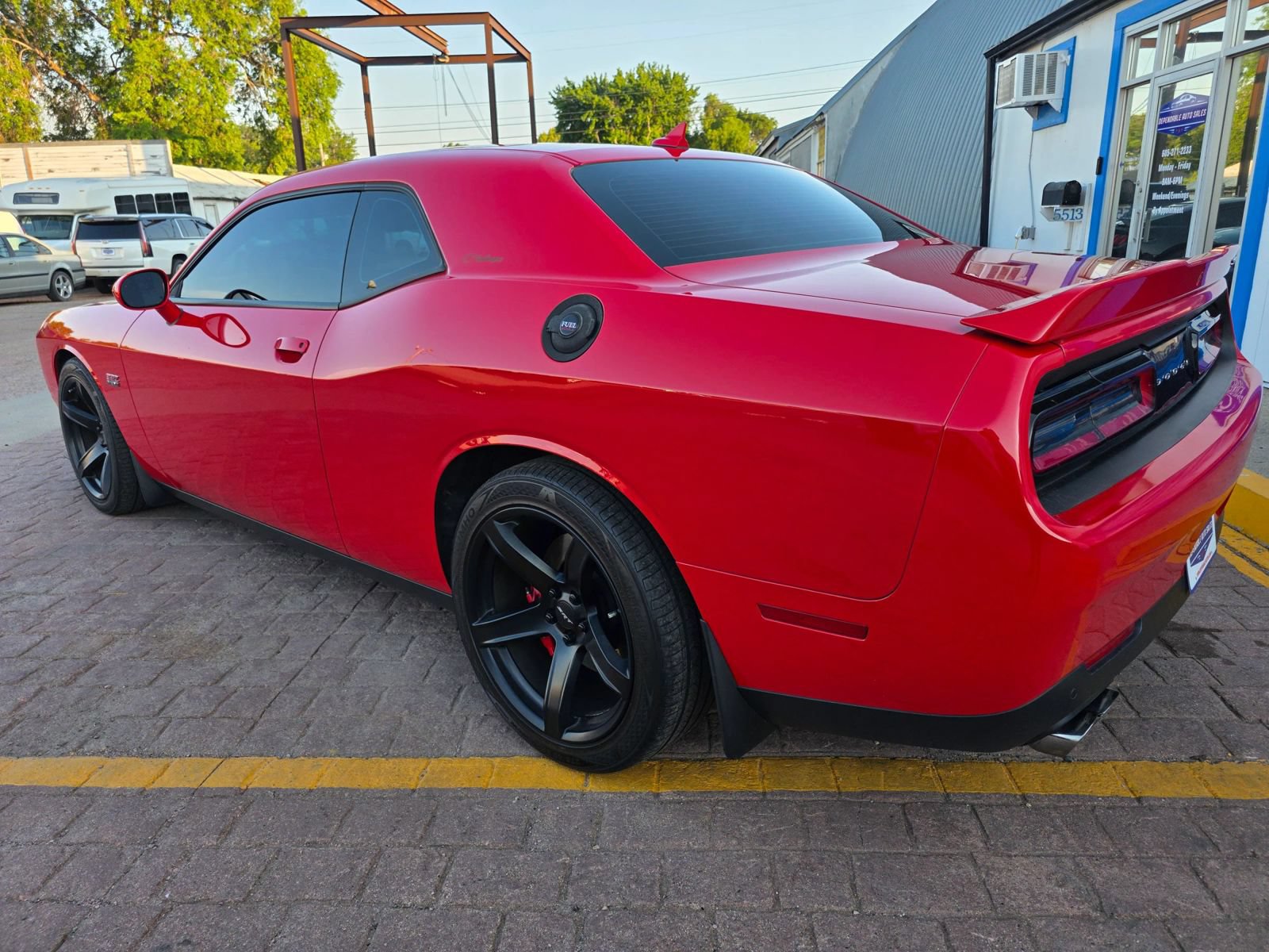Used 2018 Dodge Challenger SRT w/ Technology Group RWD image 9