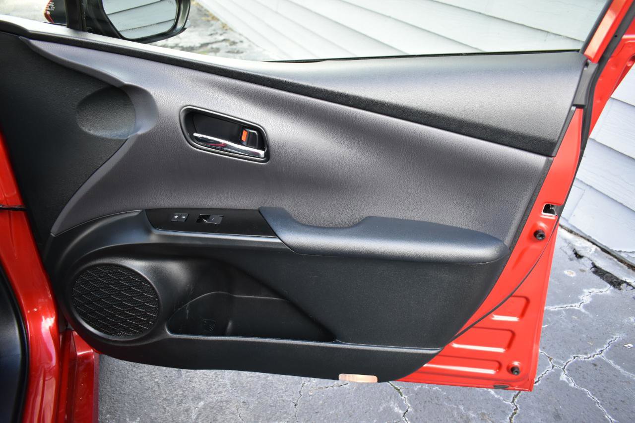 Used 2022 Toyota Prius LE FWD image 41
