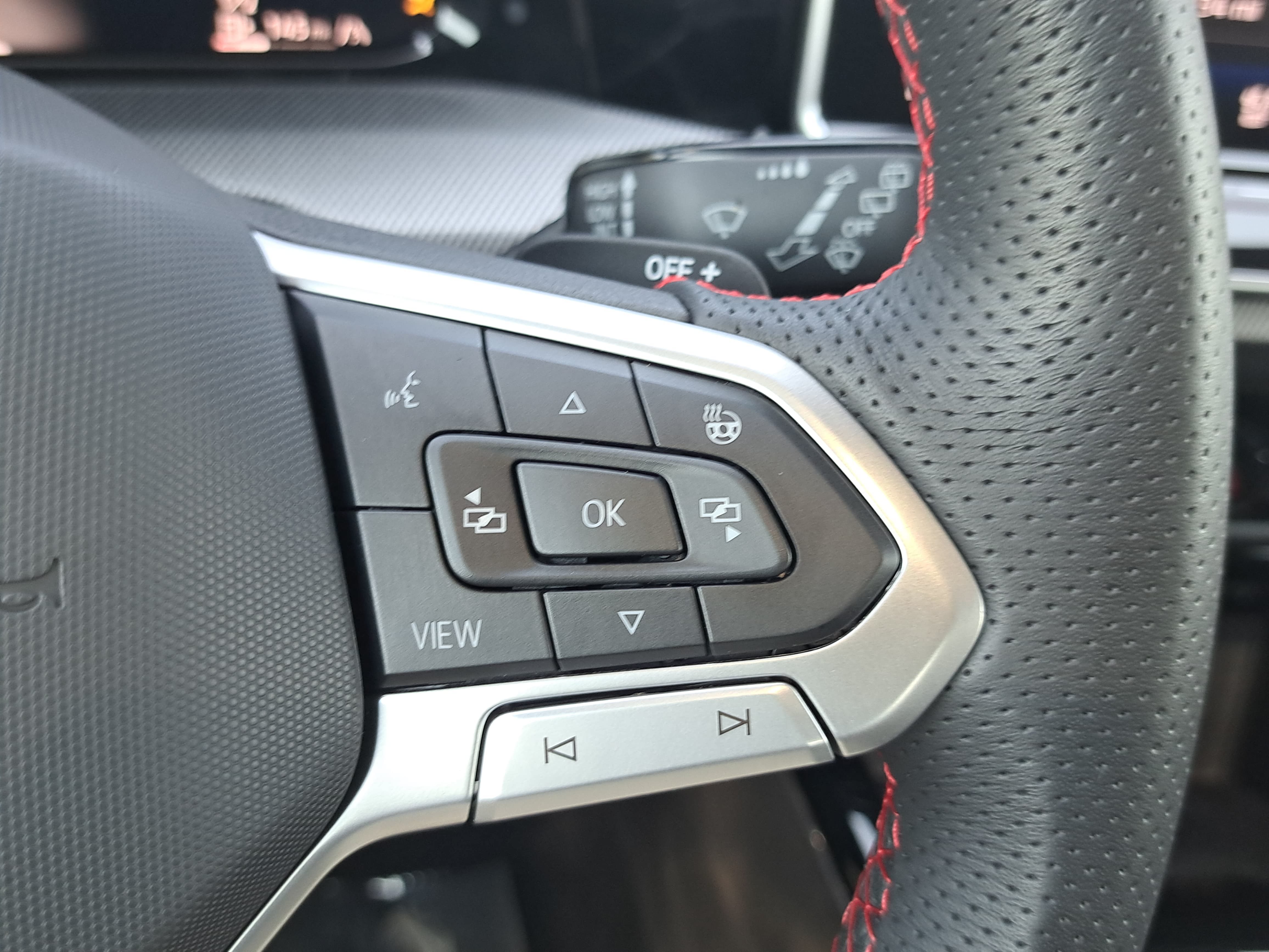 Certified 2025 Volkswagen GTI Autobahn FWD image 18
