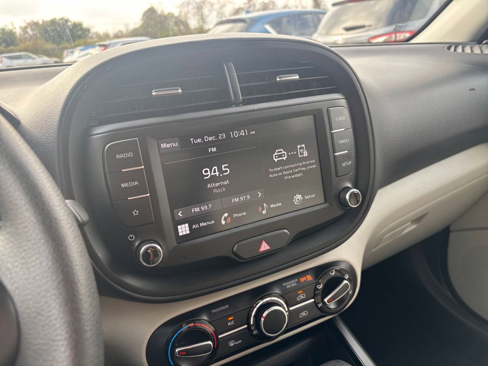 Used 2025 Kia Soul LX w/ LX Technology Package image 21