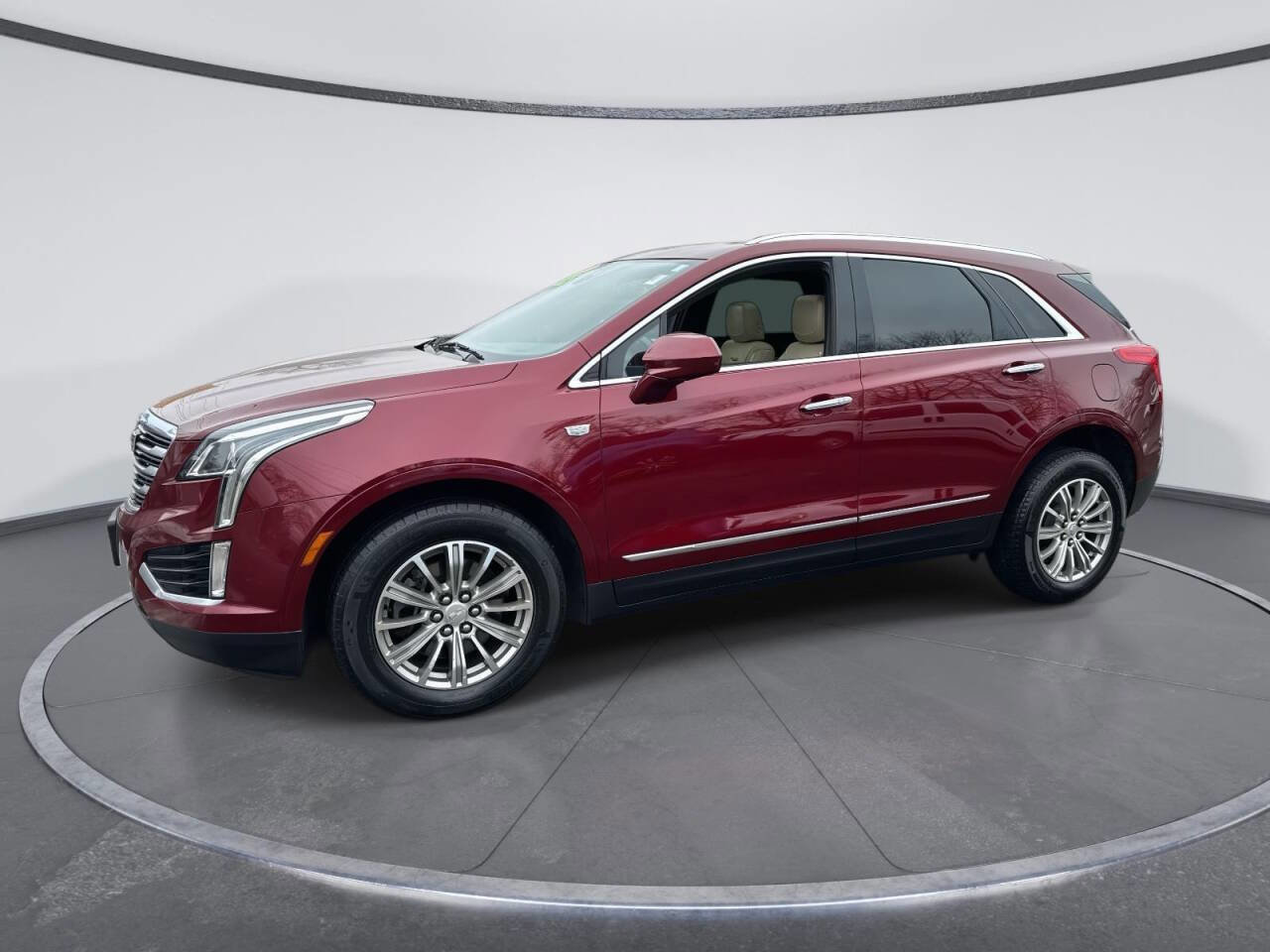 Used 2018 Cadillac XT5 Luxury w/ Driver Awareness Package AWD/4WD image 1