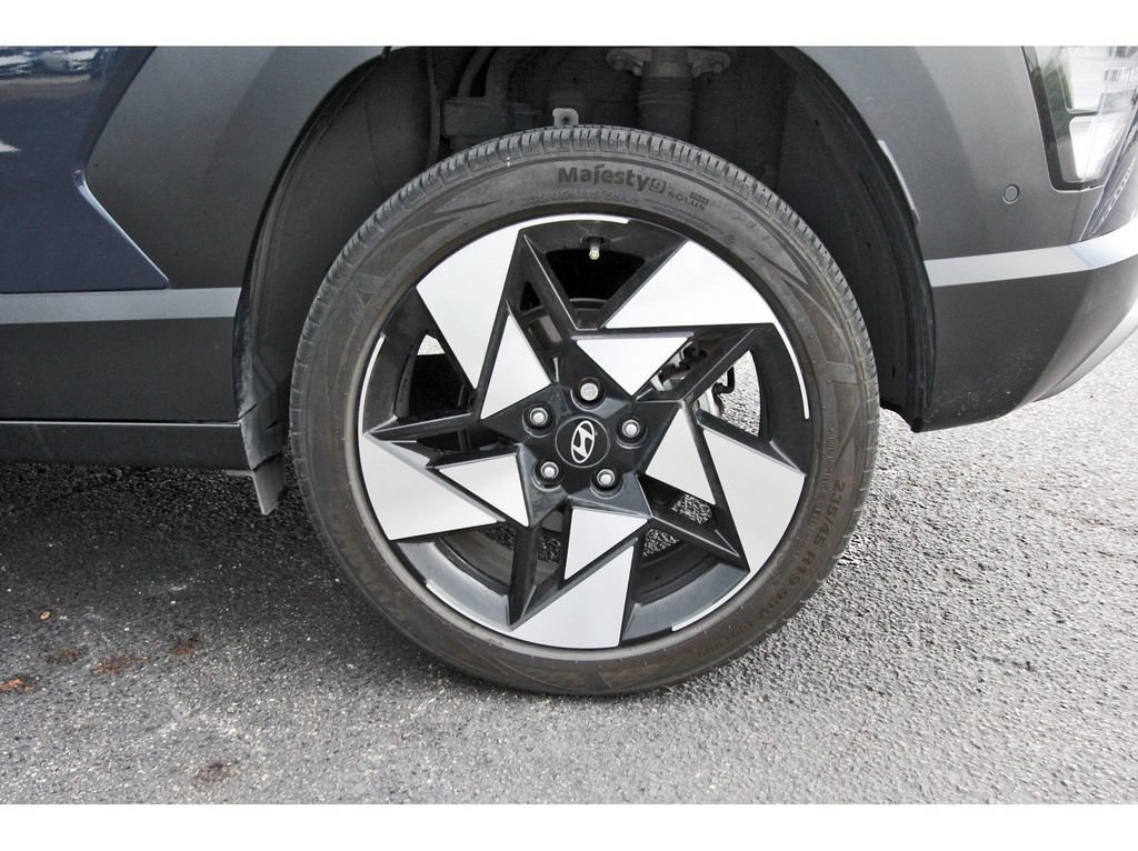Certified 2025 Hyundai Kona Limited AWD/4WD image 33