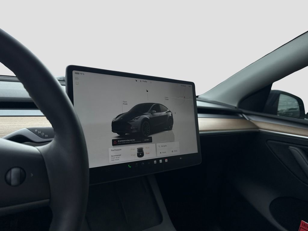 Used 2023 Tesla Model Y Performance image 10