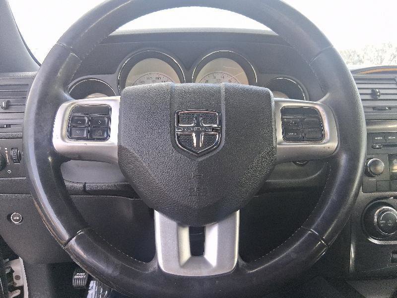 Used 2014 Dodge Challenger SXT RWD image 20