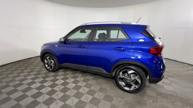 Used 2023 Hyundai Venue SEL FWD image 10