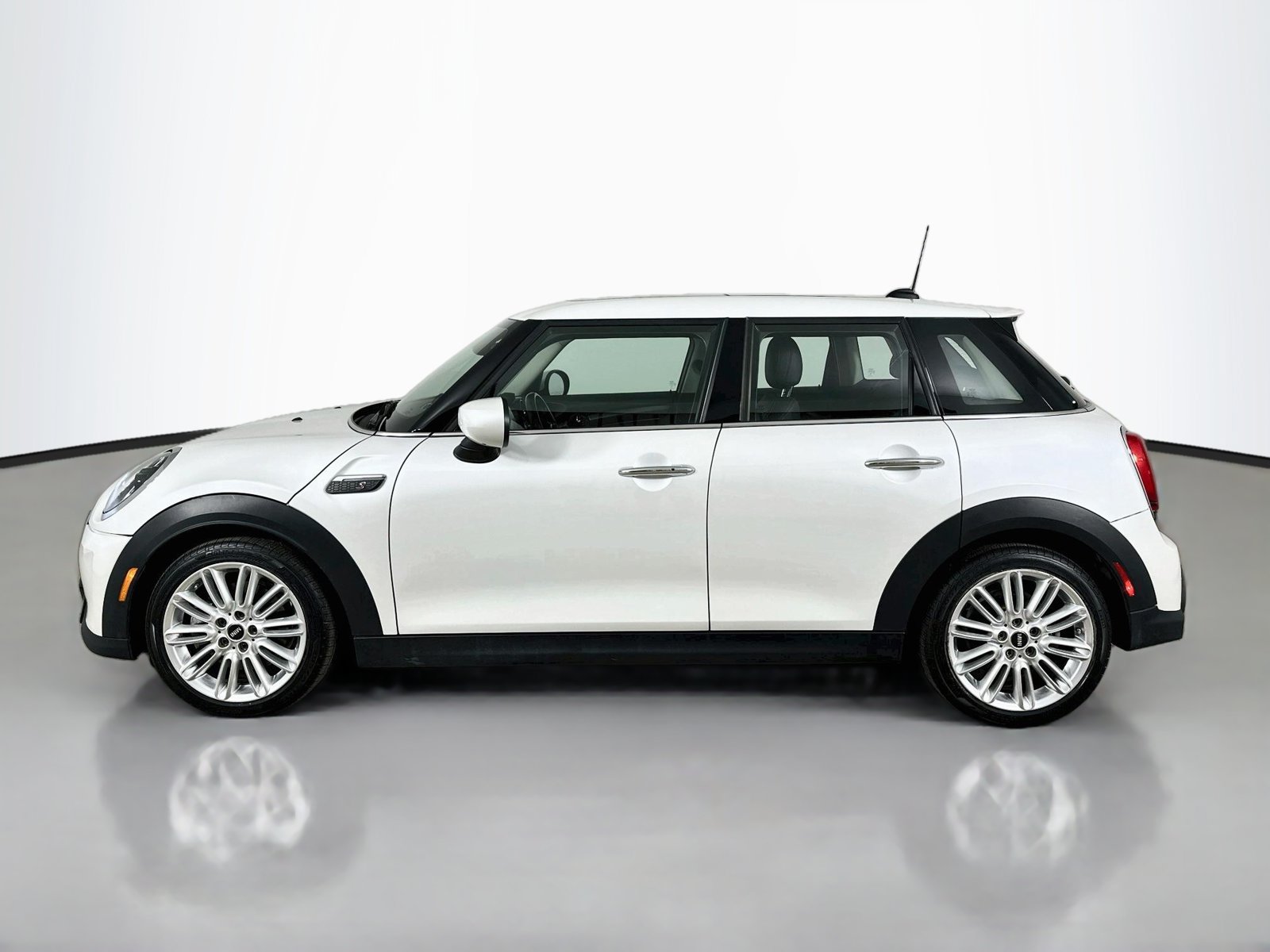 Used 2024 MINI Cooper S FWD image 8
