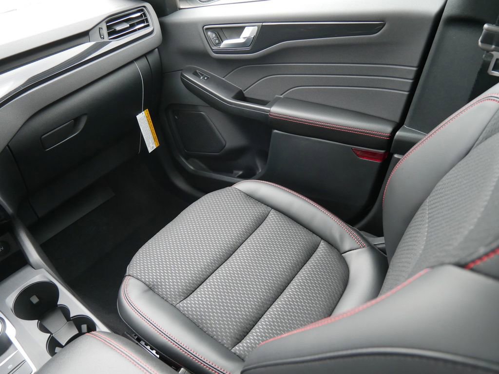 New 2026 Ford Escape ST-Line Select w/ Equipment Group 401A AWD/4WD image 17