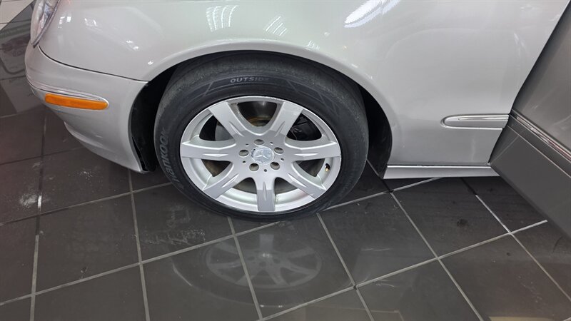 Used 2008 Mercedes-Benz E 350 4MATIC Sedan image 29
