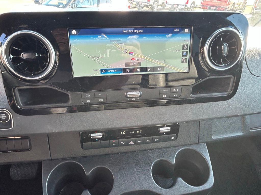Used 2021 Mercedes-Benz Sprinter 144 Cargo image 13