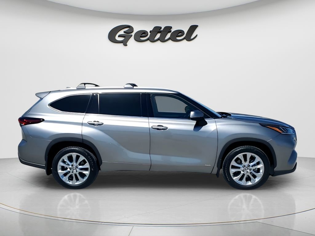 Used 2025 Toyota Highlander Limited image 6
