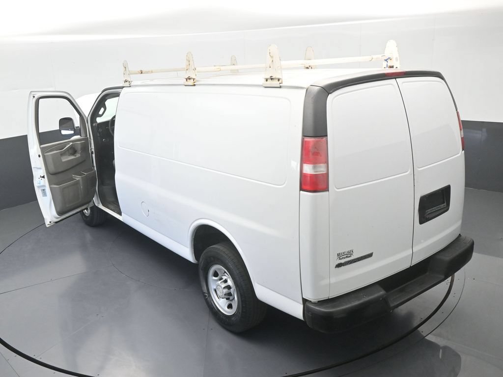 Used 2018 Chevrolet Express 2500 RWD image 48