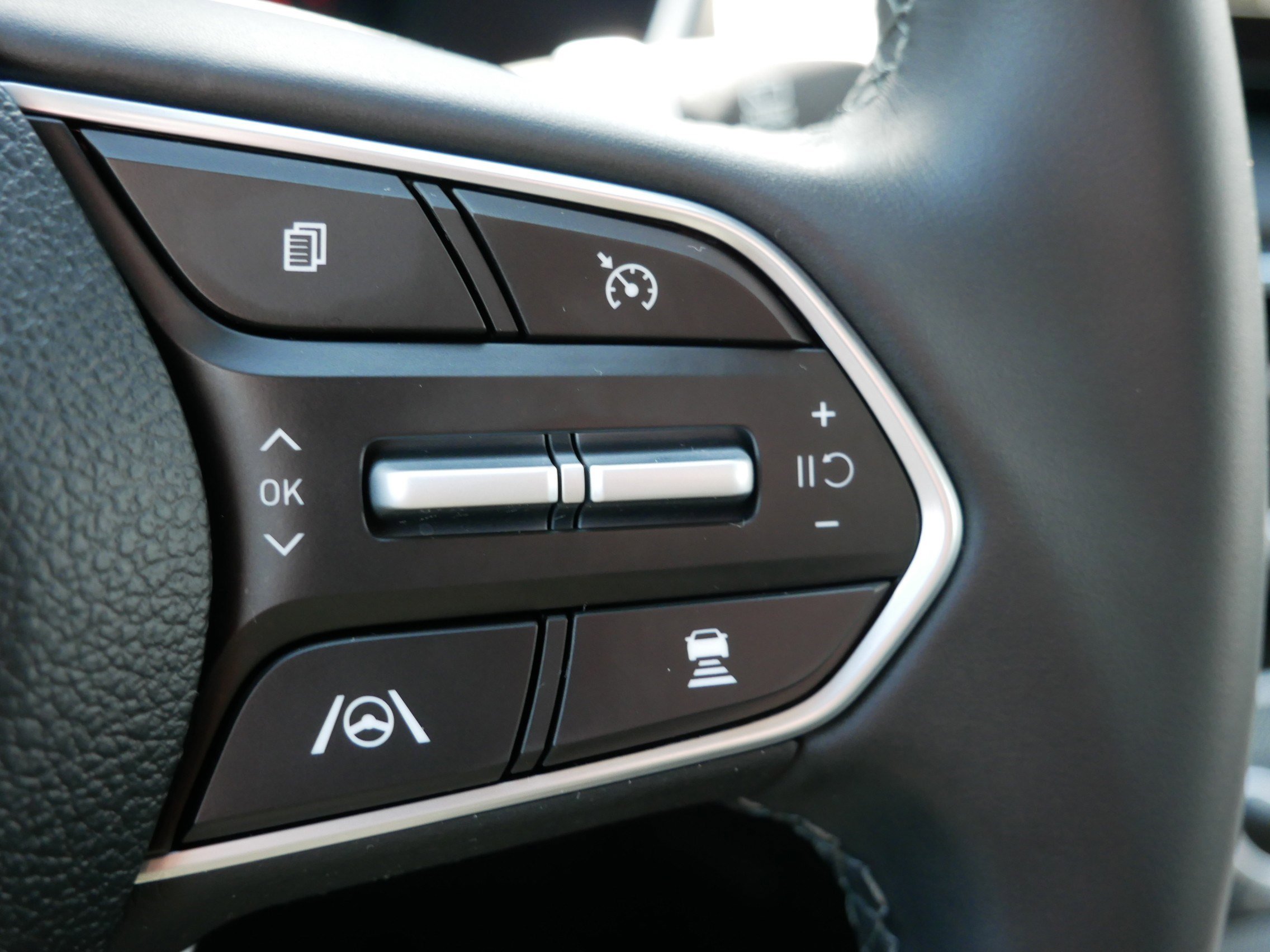 Certified 2023 Hyundai Santa Fe SEL AWD/4WD image 29